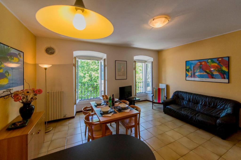 Le Residenze Del Conte Agudio Apartment Malgrate Ruang foto