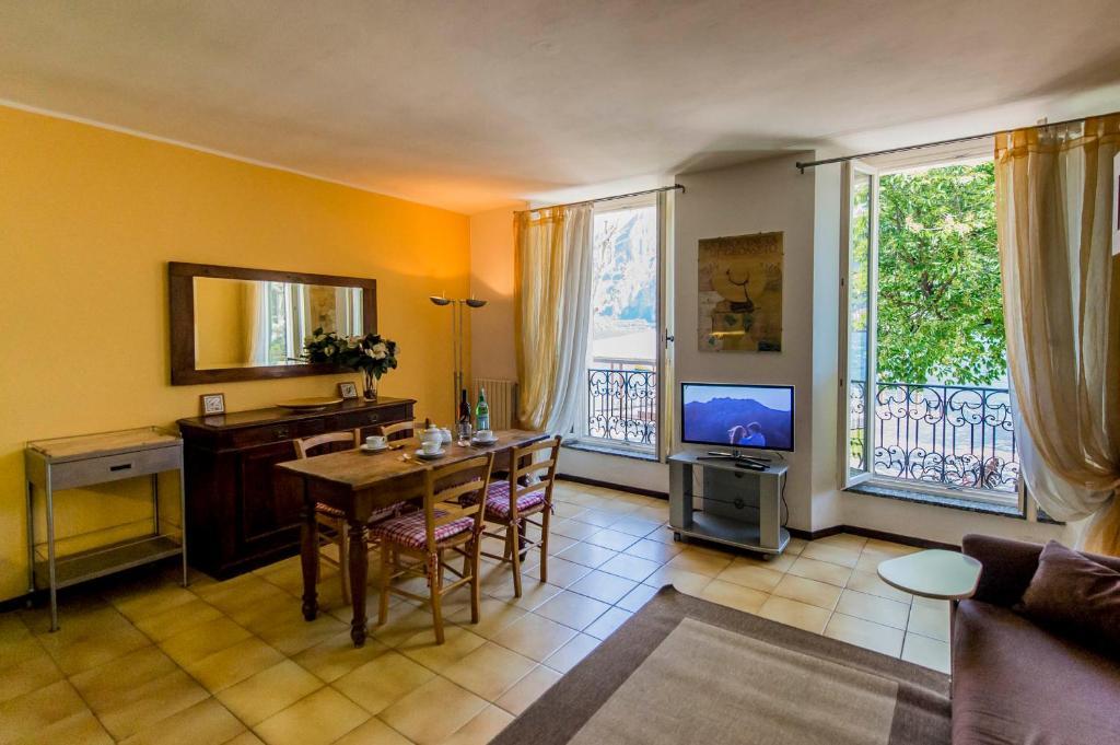 Le Residenze Del Conte Agudio Apartment Malgrate Ruang foto