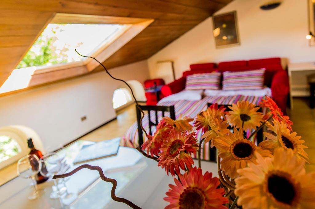 Le Residenze Del Conte Agudio Apartment Malgrate Ruang foto